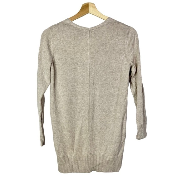 Old Navy Beige V-Neck High Low Exposed Seam Sweater XS - Picture 2 of 2